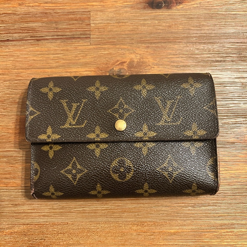 Authentic Louis Vuitton Monogram Porte Tressor Etui Papier Trifold